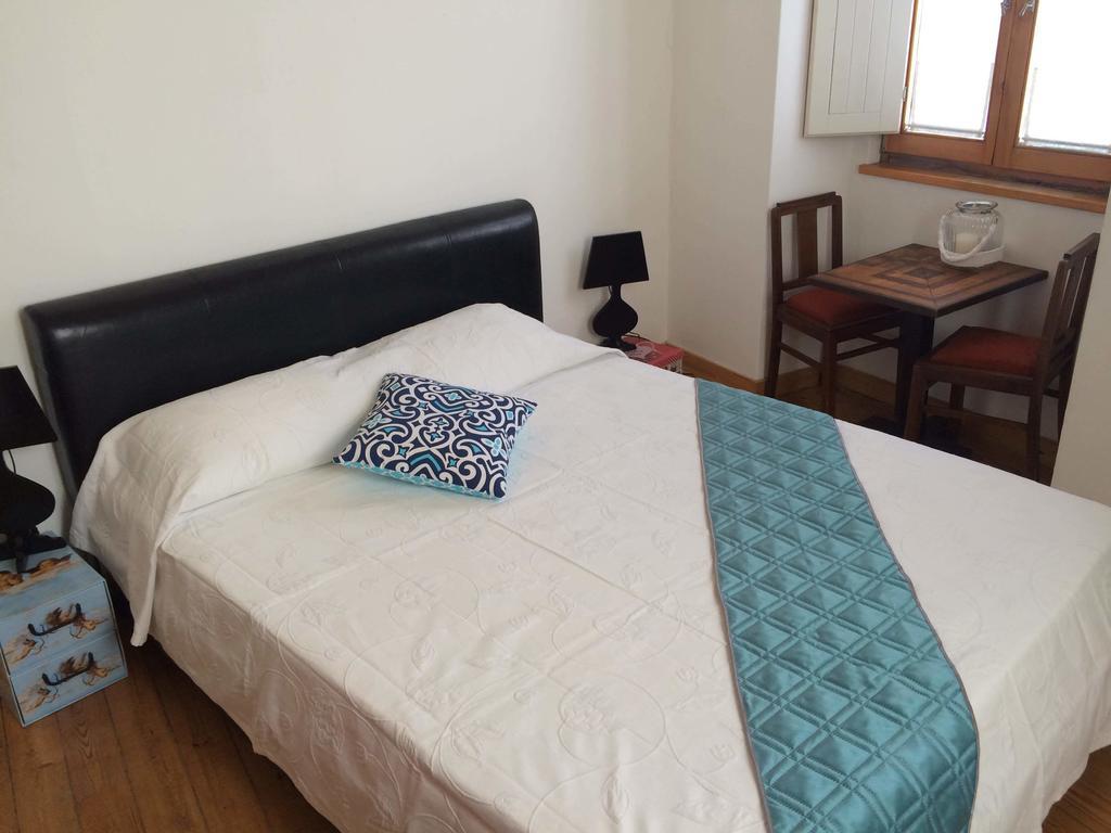 لاغوس Old School Guest House المظهر الخارجي الصورة